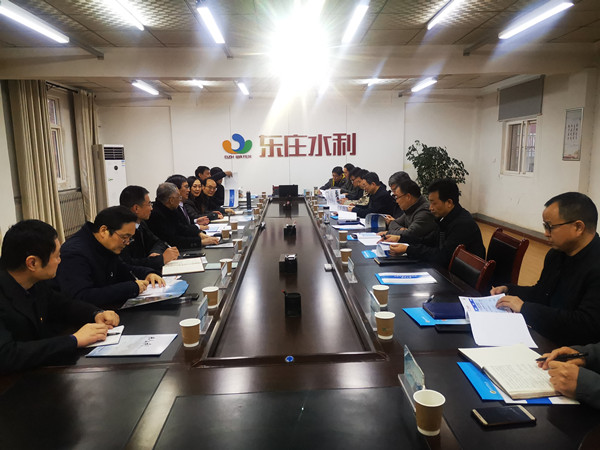 4e95785cdfba42b89bab9ac72340c15d.jpg 座谈会现场_副本.jpg