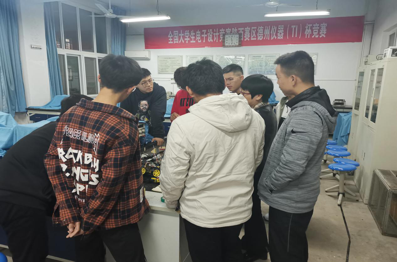 323457cb92fc425d9f76bb7c679f2b1b.png 323457cb92fc425d9f76bb7c679f2b1b.png