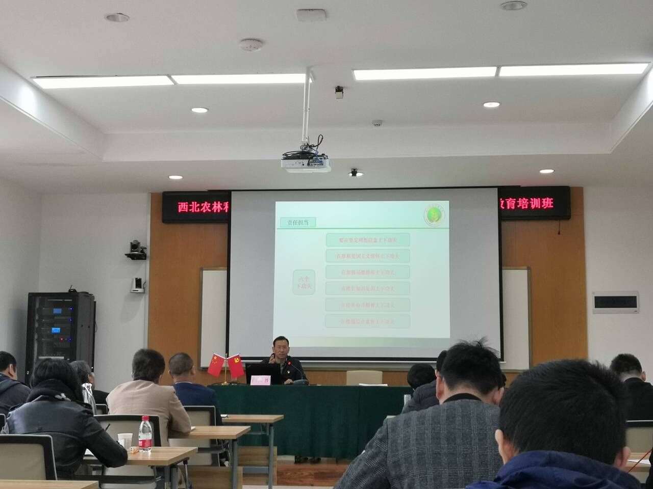 dce7c77b2e274cfca056d79f20223714.jpg dce7c77b2e274cfca056d79f20223714.jpg