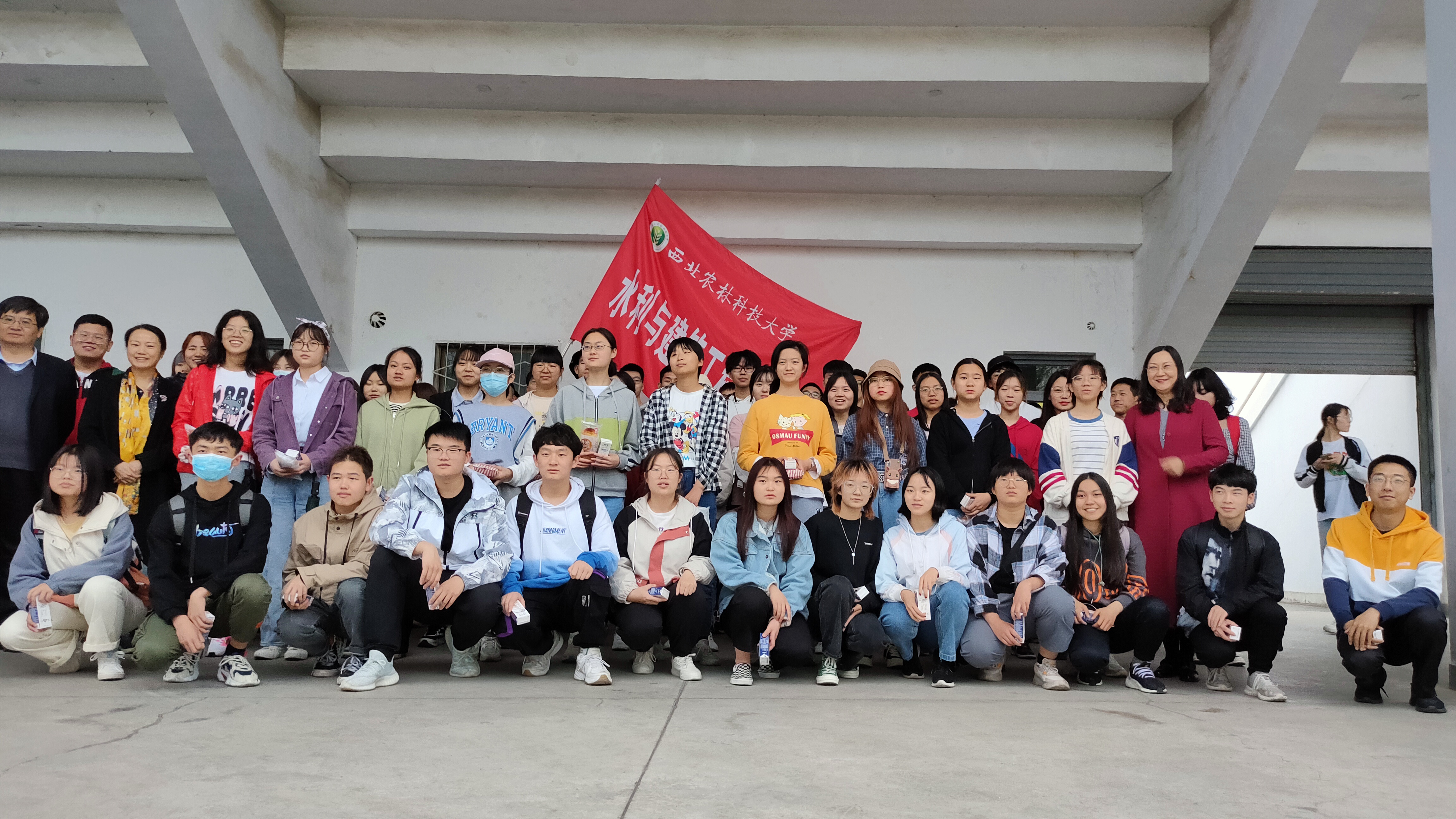 b1cfd640763a4bf58c4aef29a2c5b921.jpg b1cfd640763a4bf58c4aef29a2c5b921.jpg